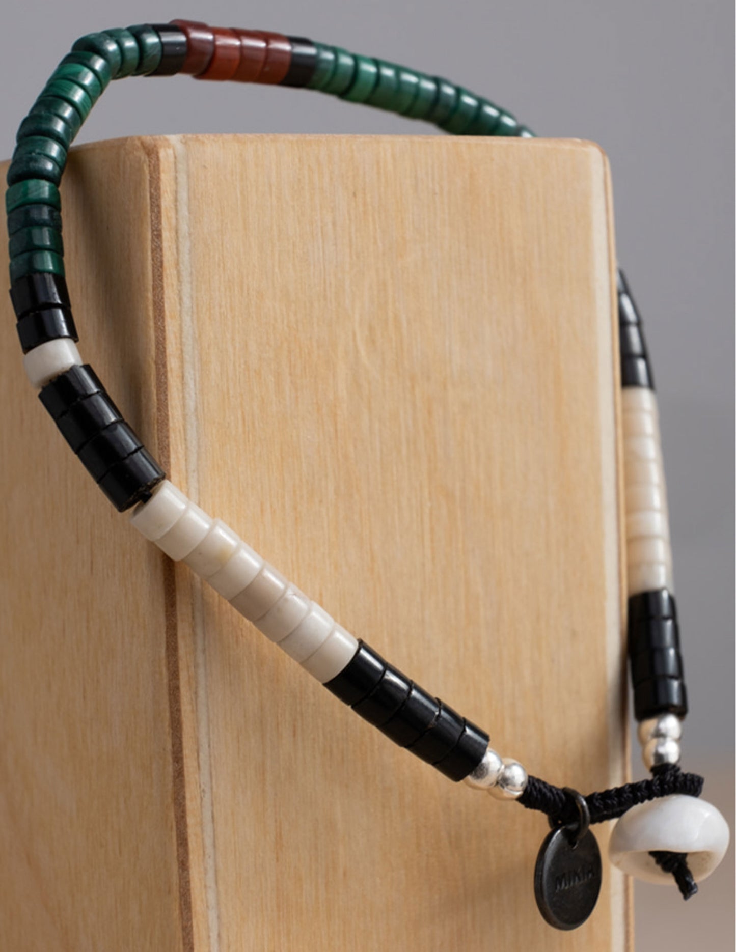 Mikia Heishi Beads Bracelet in Malachite/Jet